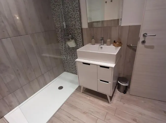 Nocleg ze śniadaniem Reggiolacittainvisibile 4*